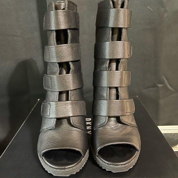 Like new DKNY Blake Sandal / bootie sz. 7 - Picture 3 of 7